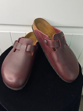 Birkenstocks Bordeaux Bostons Size 40
